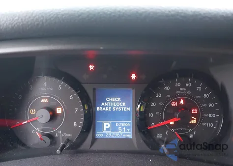 2017 Toyota Sienna Le 8 Passenger z USA, uszkodzony, nr VIN 5TDKZ3DC6HS884832